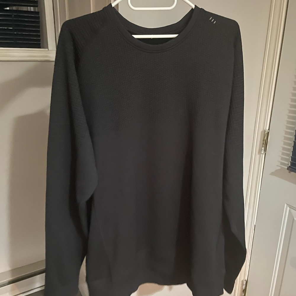 Lululemon men’s engineered warmth crew neck sweater. Like new.